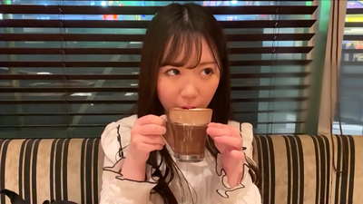 هغه یو ملګری دی چې په پوهنتون کې د ورته کلب سره تړاو لري. او هغه په کلب کې ترټولو زړه راښکونکې نجلۍ ده. دا یو جاپاني سیکسی فضا ده.